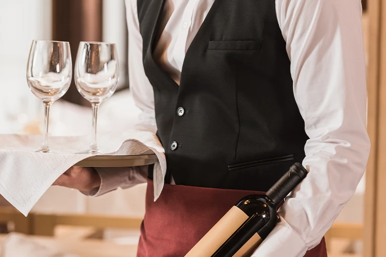 Kurs Kelnerski – Profesjonalne szkolenie dla kelnerów