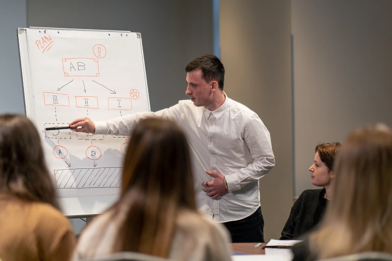 Szkolenie zarządzanie restauracją dla menedżer&oacute;w gastronomii